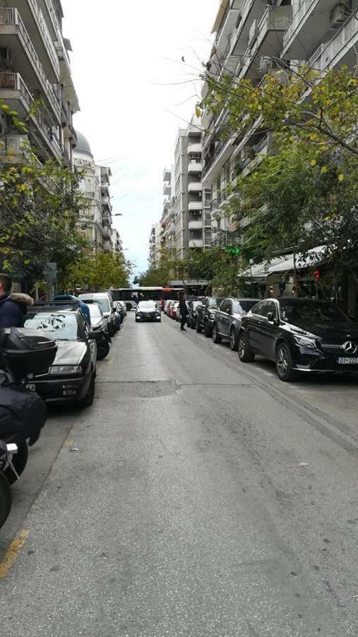 Agia Sofia'S Down Town Flat Apartment Tesalonika Bagian luar foto